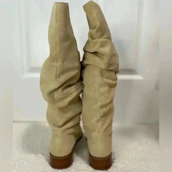 Chinese Laundy Winner Dusty Beige Suede
Pointed Toe Slouch Boots Size 8 - Picture 4 of 12